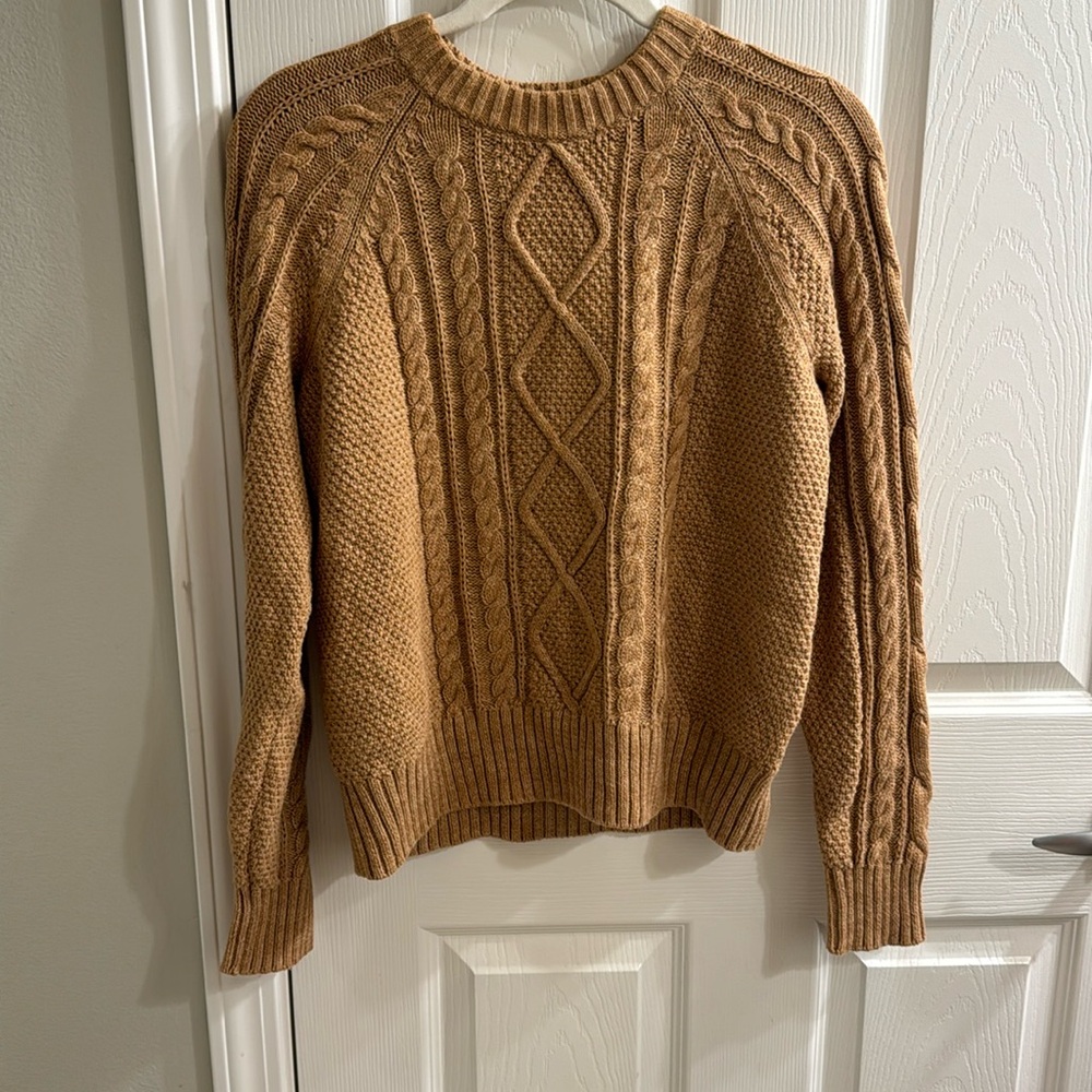 New XS gap camel colored cable knit sweater